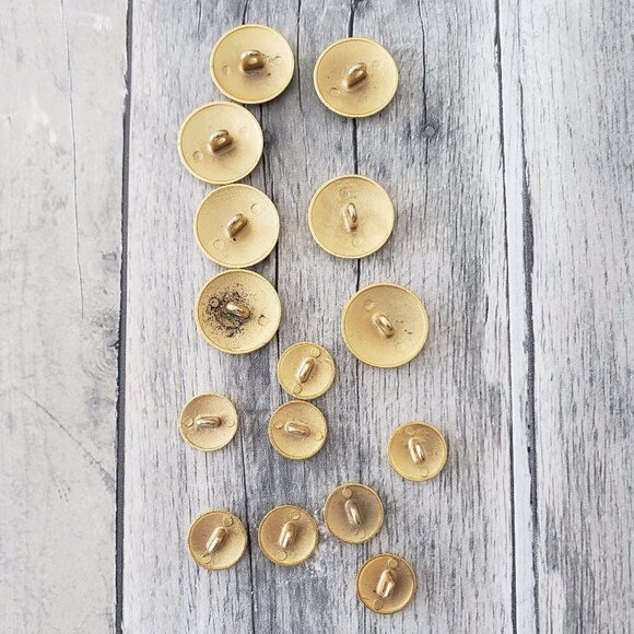 Vintage Gold Metal With Green Enamel Detail Crest Buttons - Picture 4 of 5